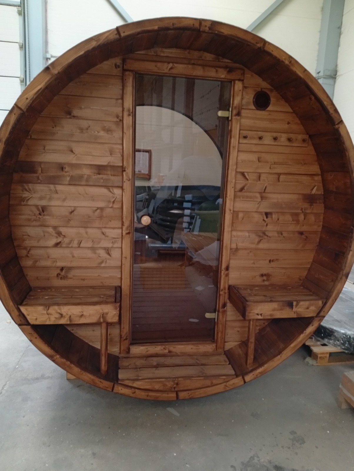 Montierte Runde Fasssauna 3 Meter aus Fichte – Outdoor Gartensauna mit Elektroofen – Bild 3