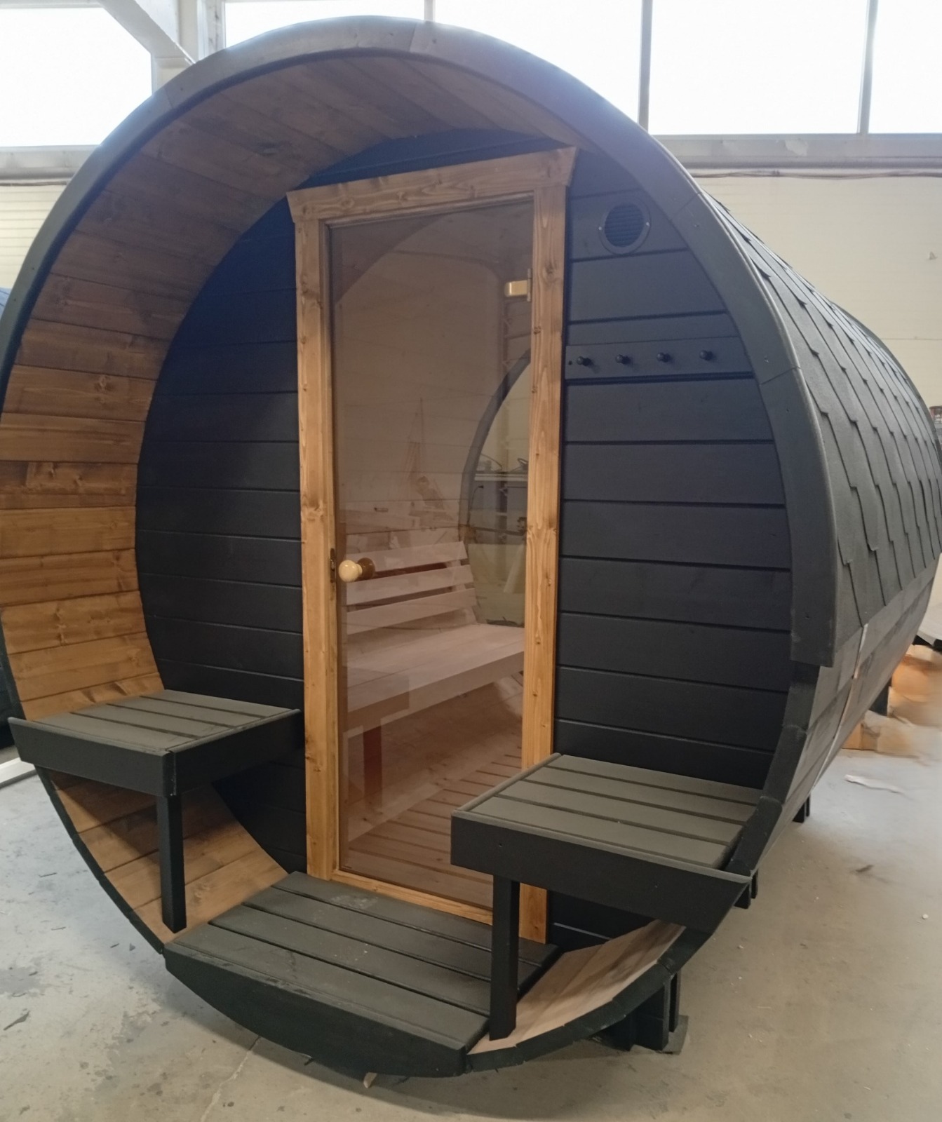 Montierte Runde Fasssauna 3 Meter aus Fichte – Outdoor Gartensauna mit Elektroofen – Bild 8