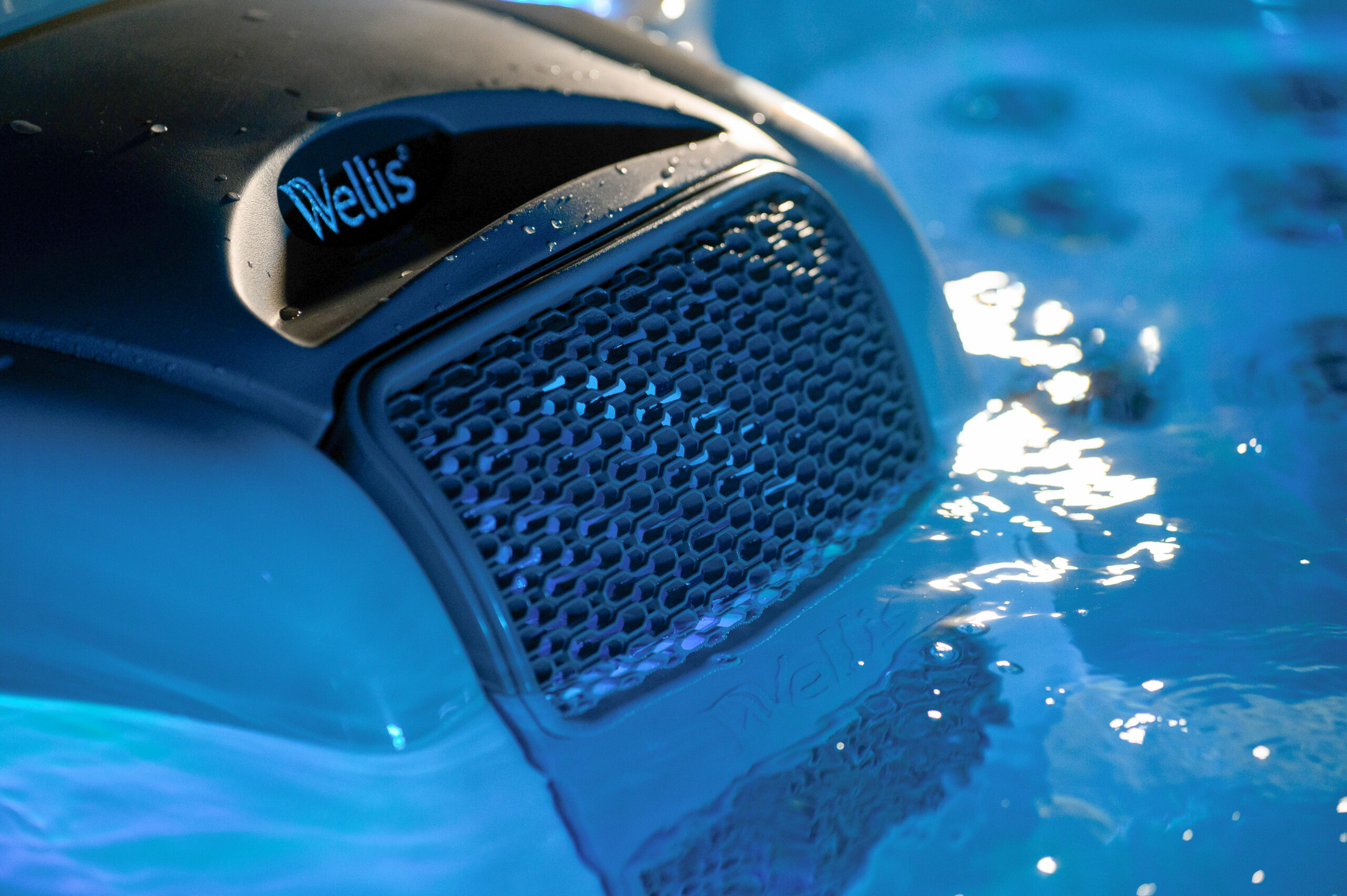 Wellis Vienna Life Whirlpool – Outdoor Spa mit 62 Massagedüsen – Bild 14