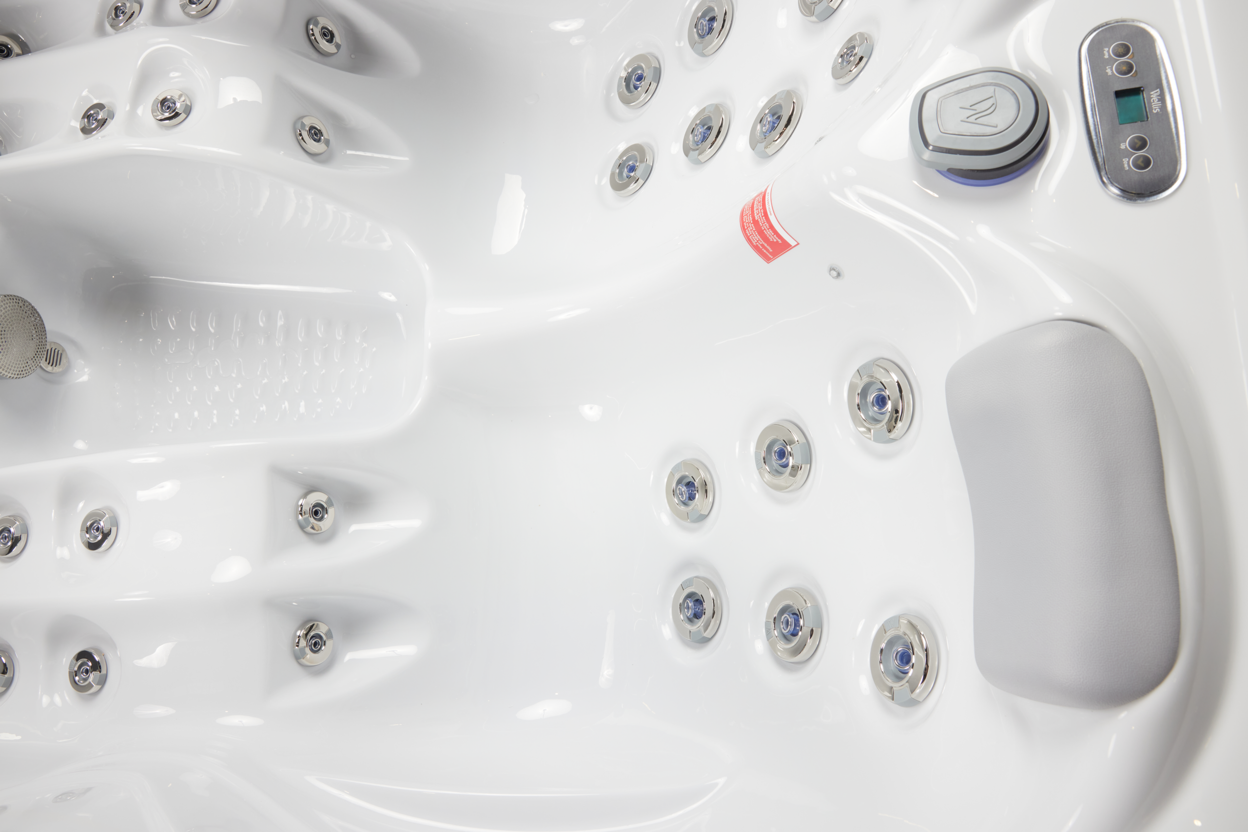 Wellis Firenze Life Whirlpool – Outdoor Spa mit 37 Massagedüsen – Bild 4