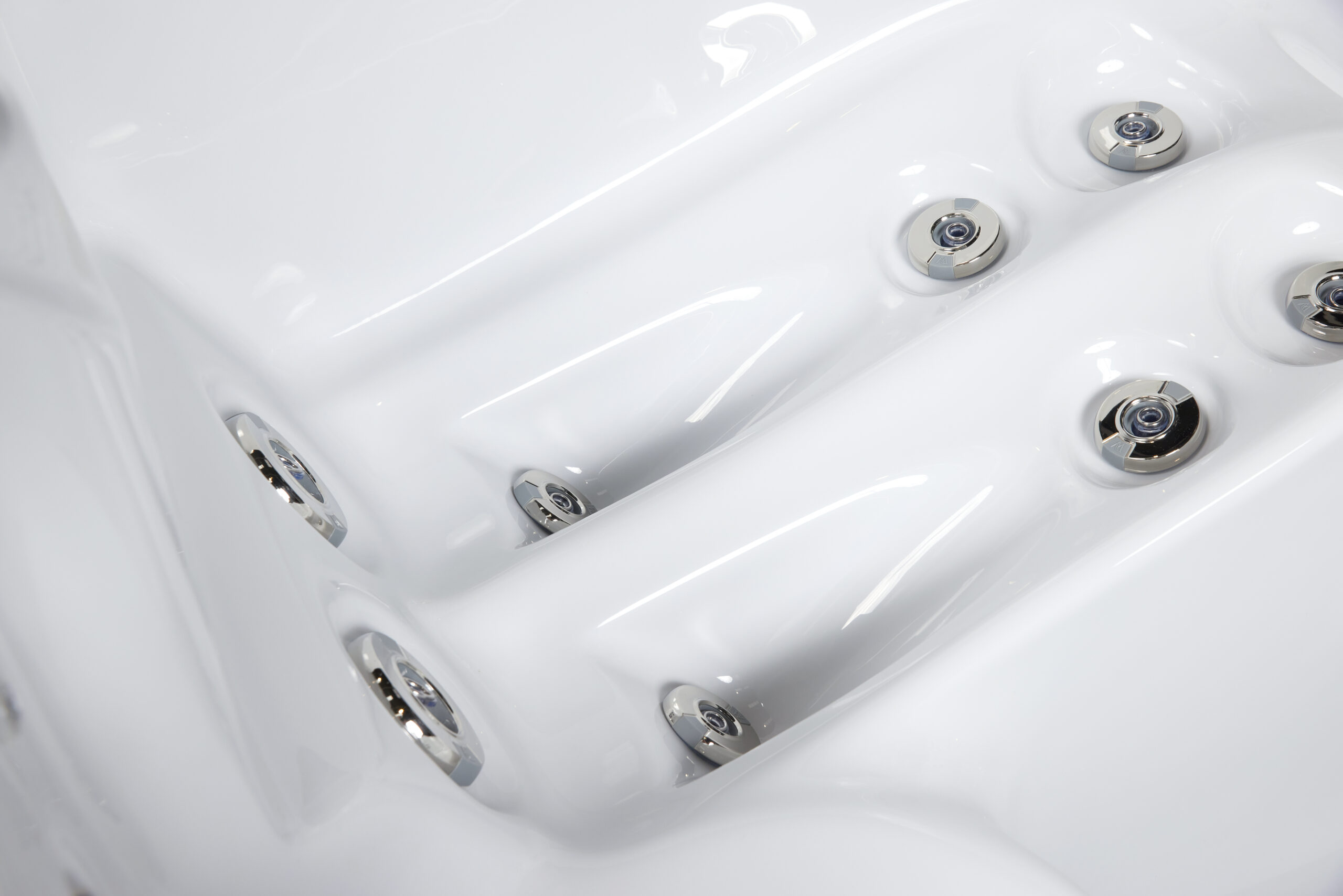 Wellis Firenze Life Whirlpool – Outdoor Spa mit 37 Massagedüsen – Bild 6