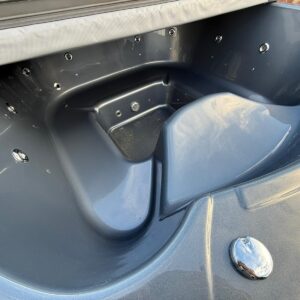 Quadratischer Hot Tub (200 x 200 cm) mit Thermoholz und integriertem Holzofen – Premium Badefass mit Acrylwanne, Luftdüsen